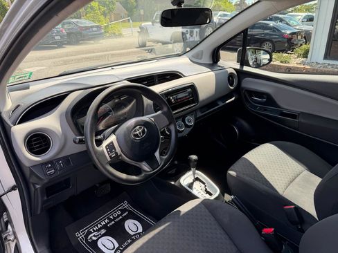 Used 2015 Toyota Yaris LE FWD image 10