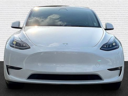 Used 2023 Tesla Model Y Long Range AWD/4WD image 2