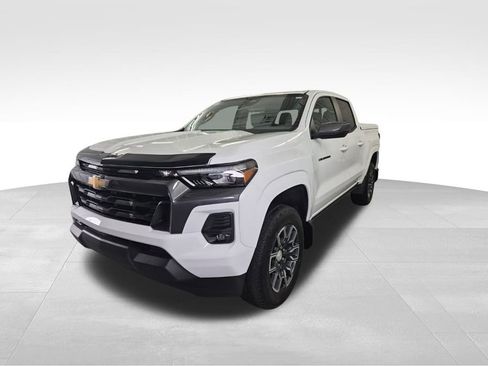 Used 2024 Chevrolet Colorado LT w/ LT Convenience Package III image 4