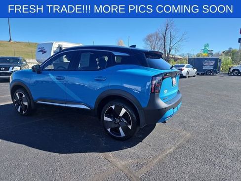 Used 2025 Nissan Kicks SR w/ SR Premium Package image 4