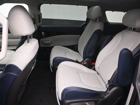 New 2026 Kia Carnival SX Prestige FWD image 31
