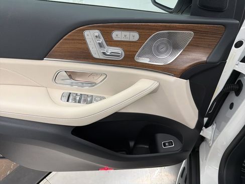 New 2026 Mercedes-Benz GLS 450 4MATIC image 17
