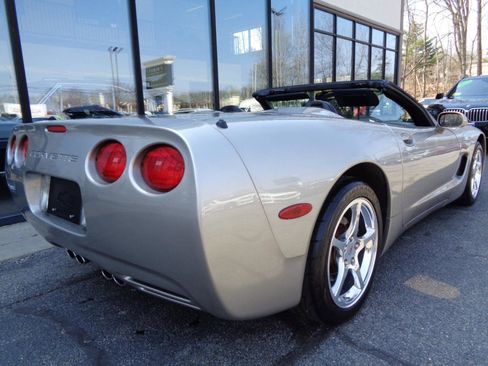 Used 2002 Chevrolet Corvette Convertible w/ Preferred Equipment Group2 image 6
