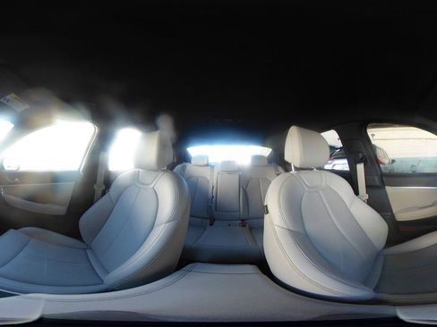 Used 2025 Genesis G70 2.5T image 42