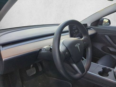 Used 2020 Tesla Model 3 Long Range image 9