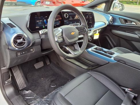 New 2026 Chevrolet Equinox EV LT image 8