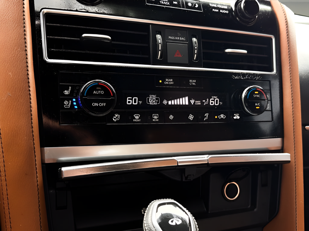 Used 2024 INFINITI QX80 Sensory w/ All-Season Package RWD image 9