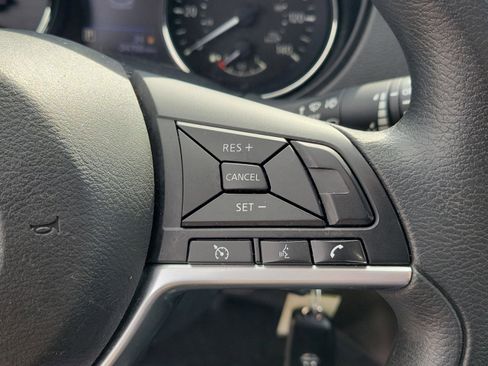 Used 2020 Nissan Rogue Sport S image 24