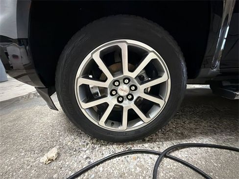 Certified 2022 GMC Canyon Denali image 10