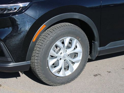 Used 2023 Honda CR-V LX image 10