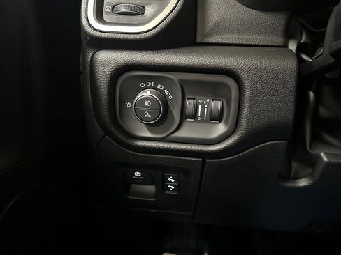 New 2026 RAM 1500 4x4 Crew Cab image 21