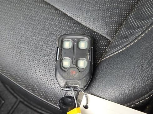 Used 2020 GMC Acadia SLT image 36