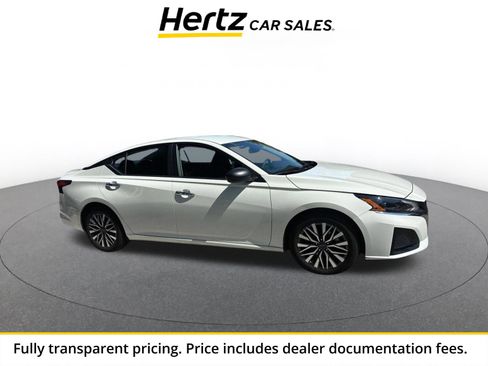Used 2025 Nissan Altima 2.5 SV FWD image 1