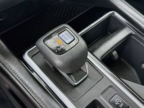 Used 2022 Nissan Pathfinder S FWD image 16