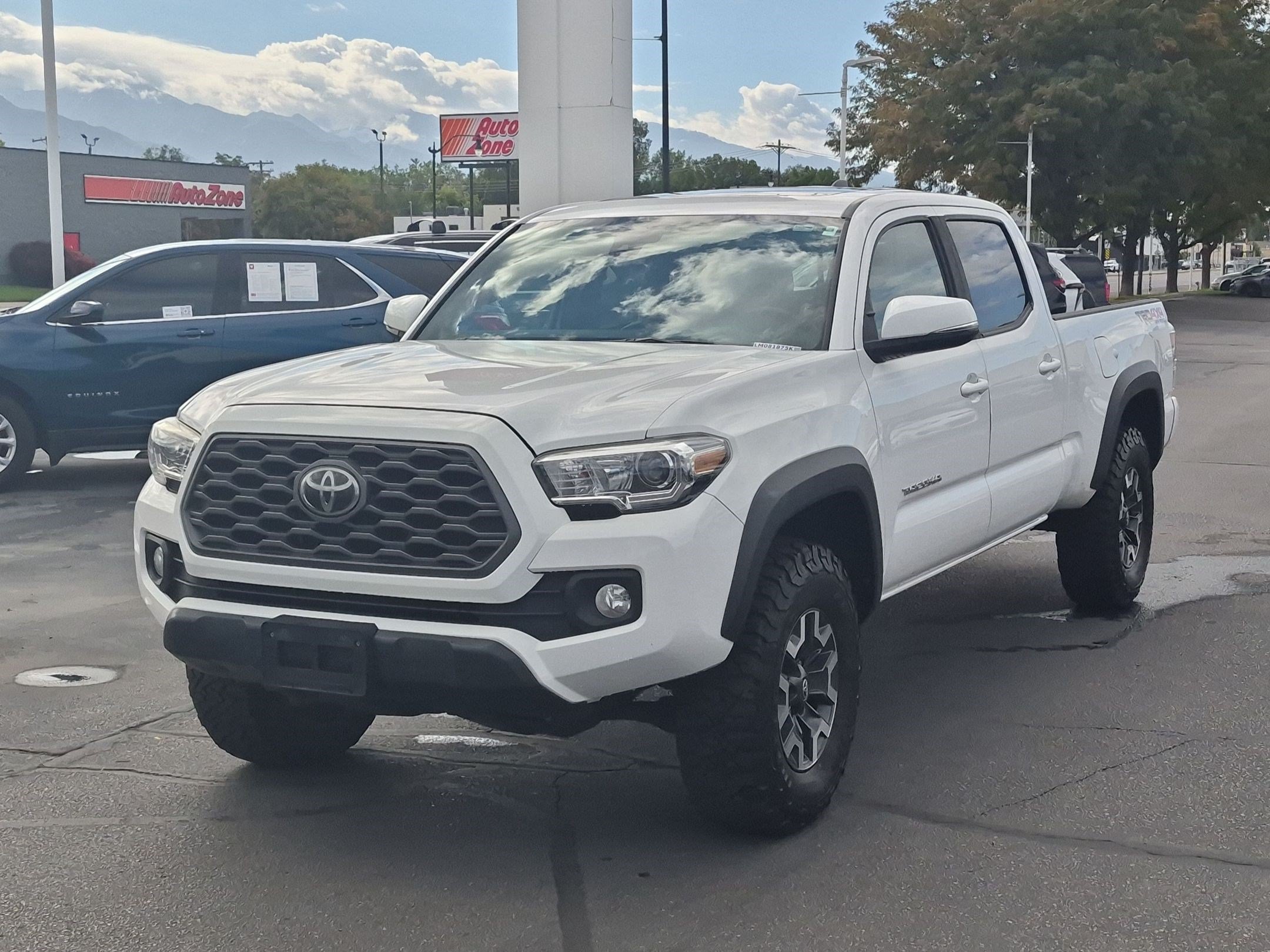 Used 2020 Toyota Tacoma TRD Off-Road w/ TRD Premium Off Road Package AWD/4WD image 10