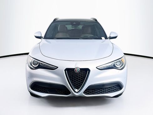 Used 2022 Alfa Romeo Stelvio Ti AWD/4WD image 2