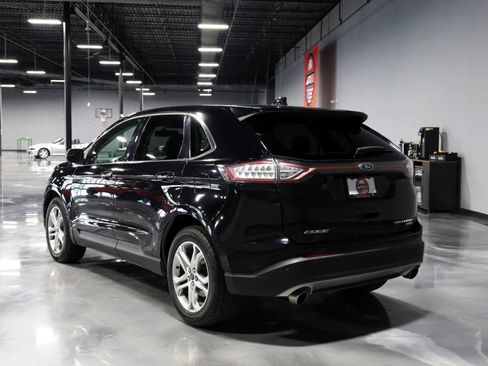 Used 2018 Ford Edge Titanium w/ Technology Package FWD image 5