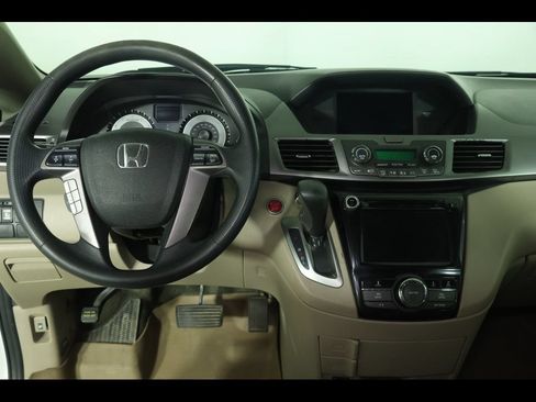Used 2014 Honda Odyssey EX image 3