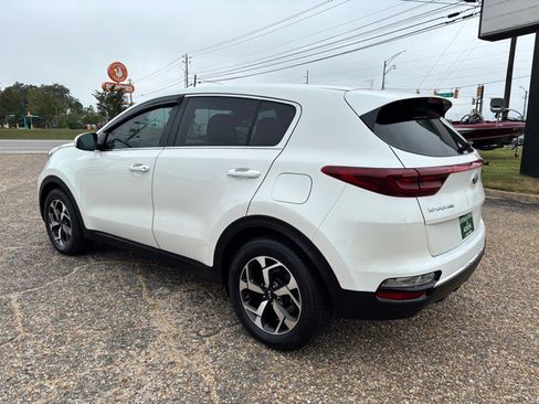 Used 2021 Kia Sportage LX image 3