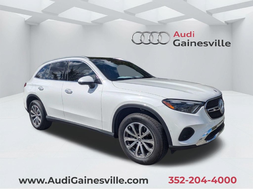 Used 2024 Mercedes-Benz GLC 300 4MATIC image 1
