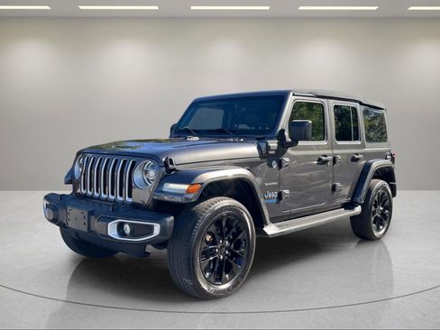 Used 2021 Jeep Wrangler Unlimited Sahara w/ Cold Weather Group AWD/4WD image 1