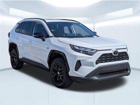 Used 2023 Toyota RAV4 XLE w/ Convenience Package image 8