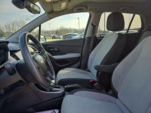 Used 2021 Chevrolet Trax LS w/ Tint and Cruise Package image 20