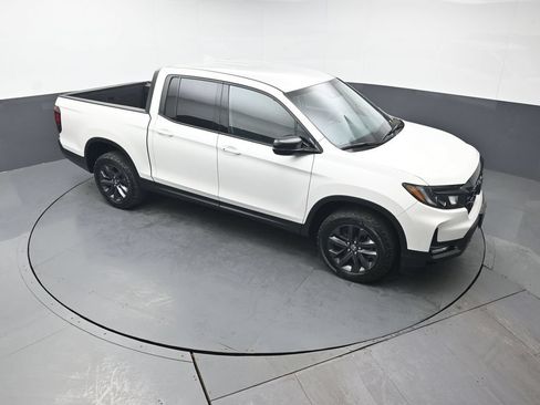 Used 2025 Honda Ridgeline Sport image 41