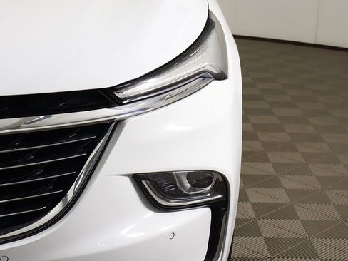 Used 2024 Buick Enclave Premium image 18