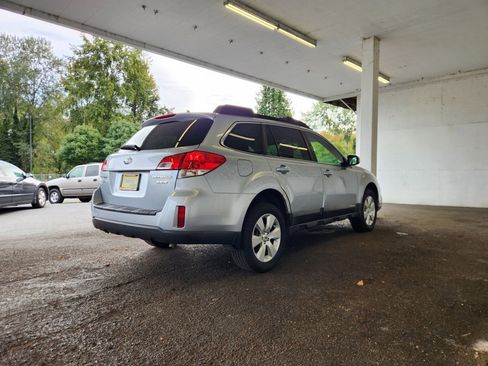 Used 2013 Subaru Outback 3.6R Limited image 3