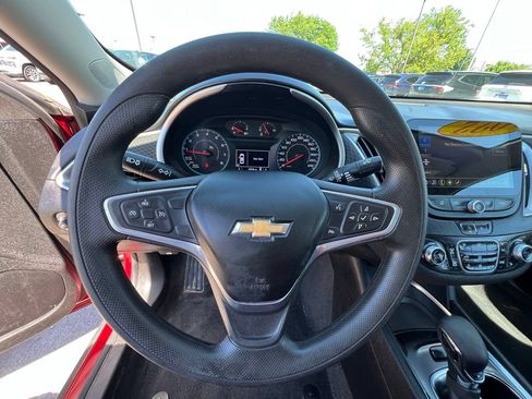 Used 2022 Chevrolet Malibu LT FWD image 37