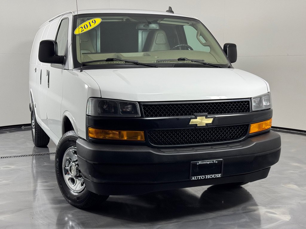 Used 2019 Chevrolet Express 2500 w/ Driver Convenience Package RWD image 2
