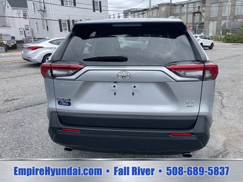 Used 2025 Toyota RAV4 XLE AWD/4WD image 4
