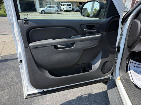 Used 2012 Chevrolet Tahoe 4WD w/ Skid Plate Package image 28