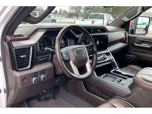 Used 2024 GMC Sierra 3500 Denali w/ Technology Package AWD/4WD image 16