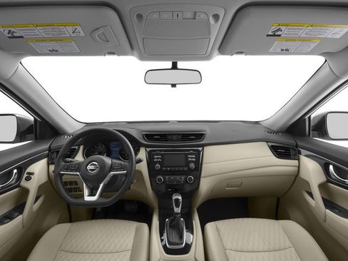 Used 2018 Nissan Rogue SV w/ Premium Package FWD image 5