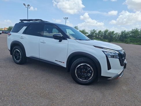 Used 2026 Nissan Pathfinder Rock Creek AWD/4WD image 1