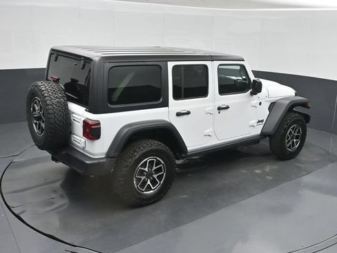 Used 2026 Jeep Wrangler Unlimited Rubicon AWD/4WD image 39