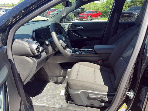 New 2026 Chevrolet Equinox LT FWD image 9