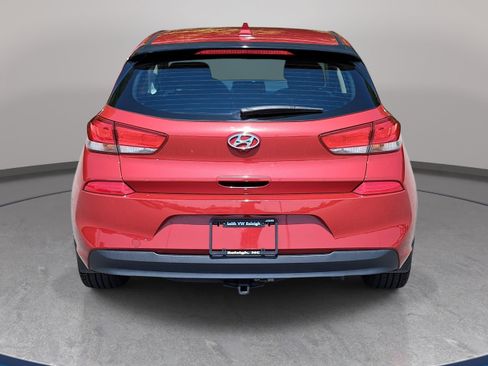 Used 2018 Hyundai Elantra GT FWD image 6