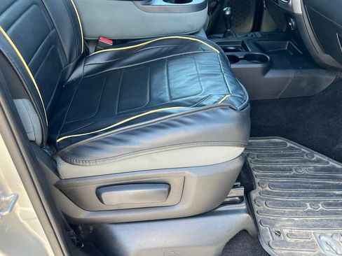 Used 2016 RAM 2500 Tradesman w/ Chrome Appearance Group AWD/4WD image 13