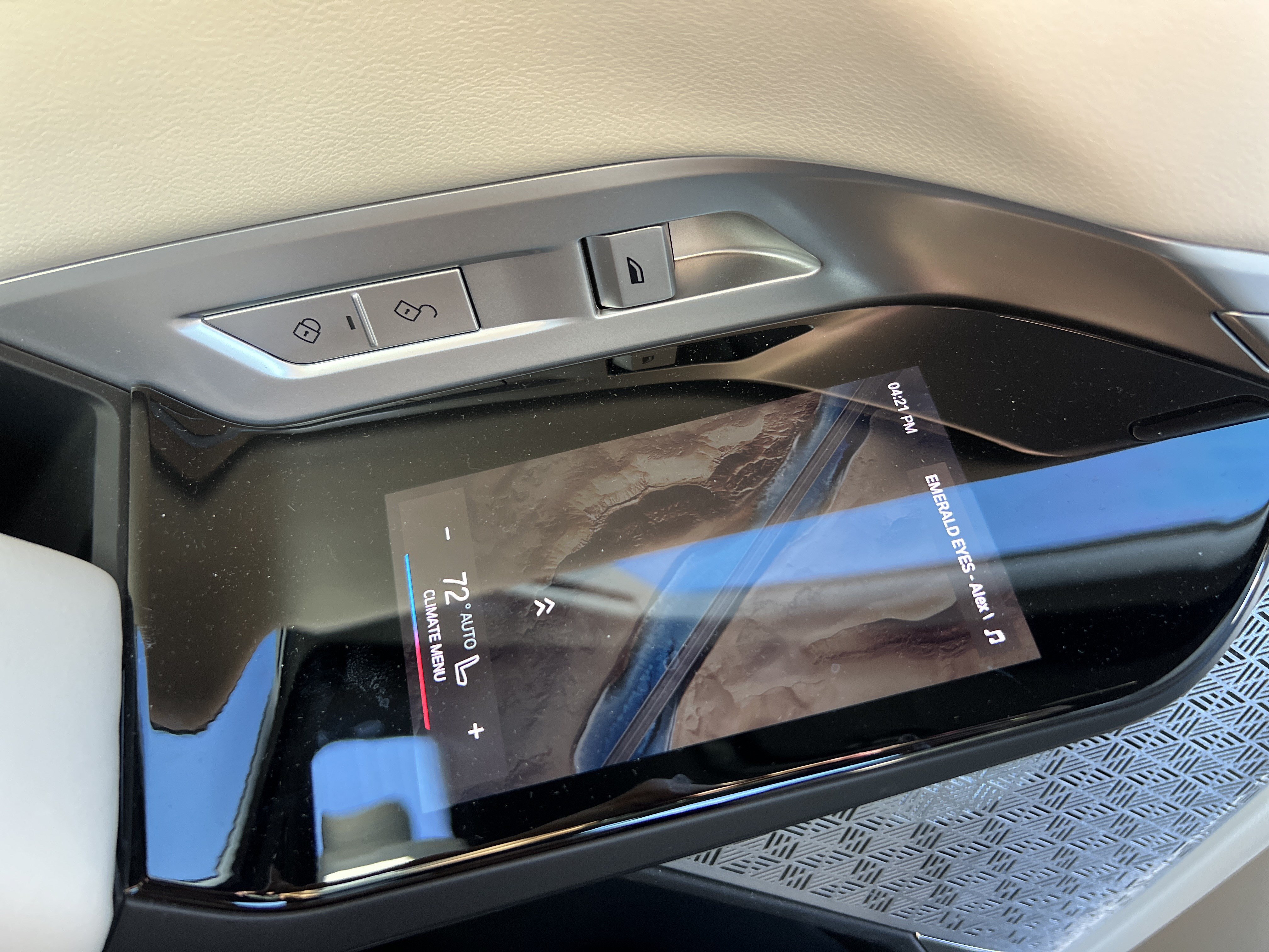 Used 2024 BMW i7 eDrive50 w/ M Sport Package RWD image 39
