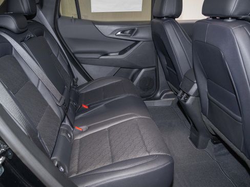 New 2026 Chevrolet Equinox LT w/ Convenience Package II FWD image 11