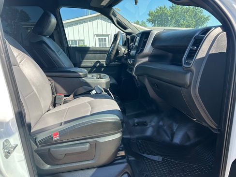 Used 2022 RAM 2500 Tradesman w/ Chrome Appearance Group AWD/4WD image 11