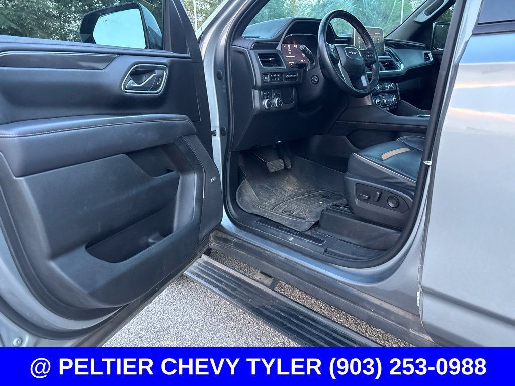 Used 2023 GMC Yukon XL AT4 w/ AT4 Premium Package AWD/4WD image 11