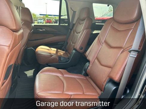 Used 2020 Cadillac Escalade Premium Luxury AWD/4WD image 32