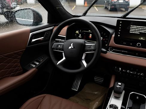 New 2026 Mitsubishi Outlander SEL image 9