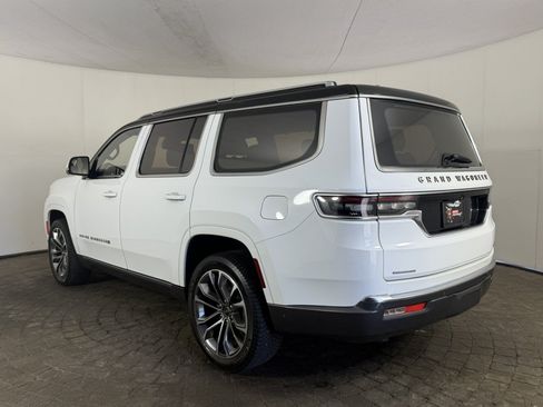 Used 2022 Jeep Grand Wagoneer Series III w/ Rear Seat Video Group 1 AWD/4WD image 5