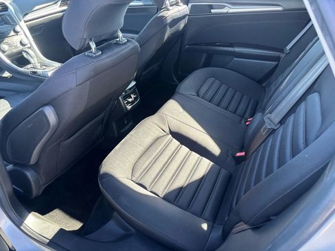 Used 2014 Ford Fusion SE image 10