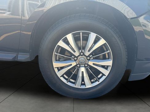 Used 2019 Nissan Pathfinder SV AWD/4WD image 10